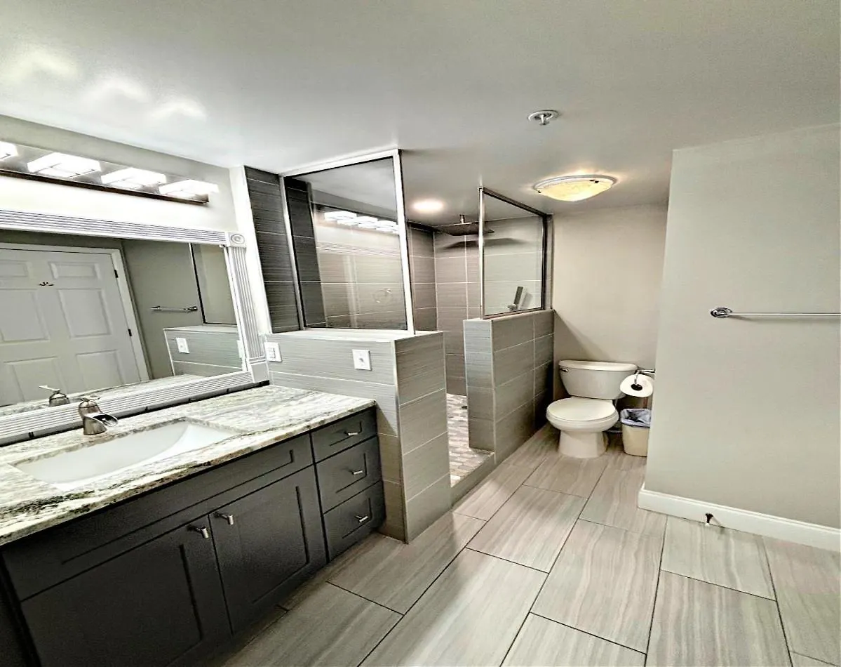 Vacation In Comfort And Luxury - 1 Bedroom Direct Oceanfront - Wyndham Ocean Walk Resort 1706 Daytona Beach Apartment